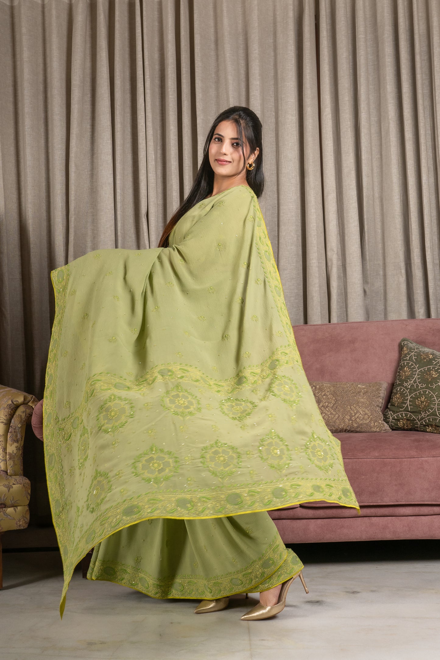 Dhruvi Saree